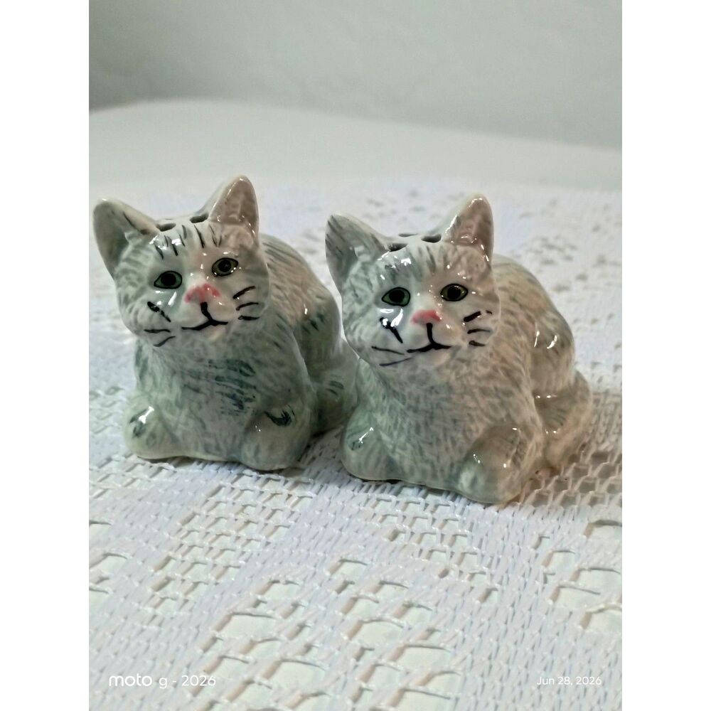 Mini Cat Salt and Pepper Shakers Gray and White~New~Cracker Barrel